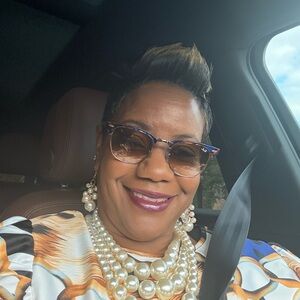 Meet your Posher, Angela